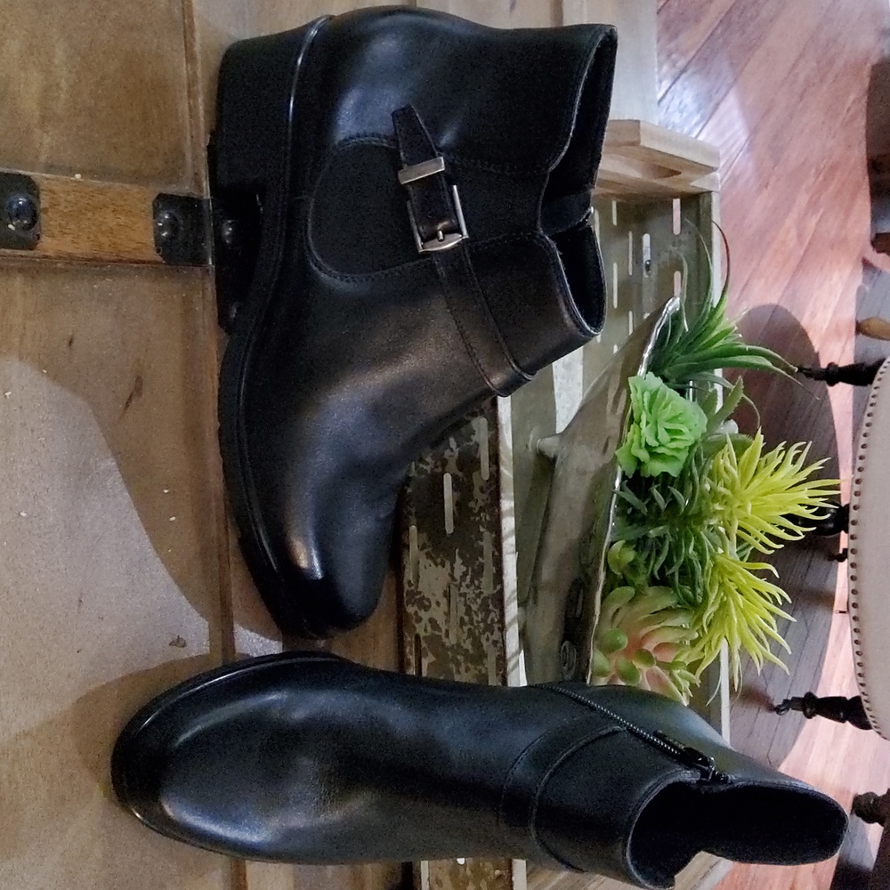 Walking Cradle Ankle Boots Size 9 1/2N